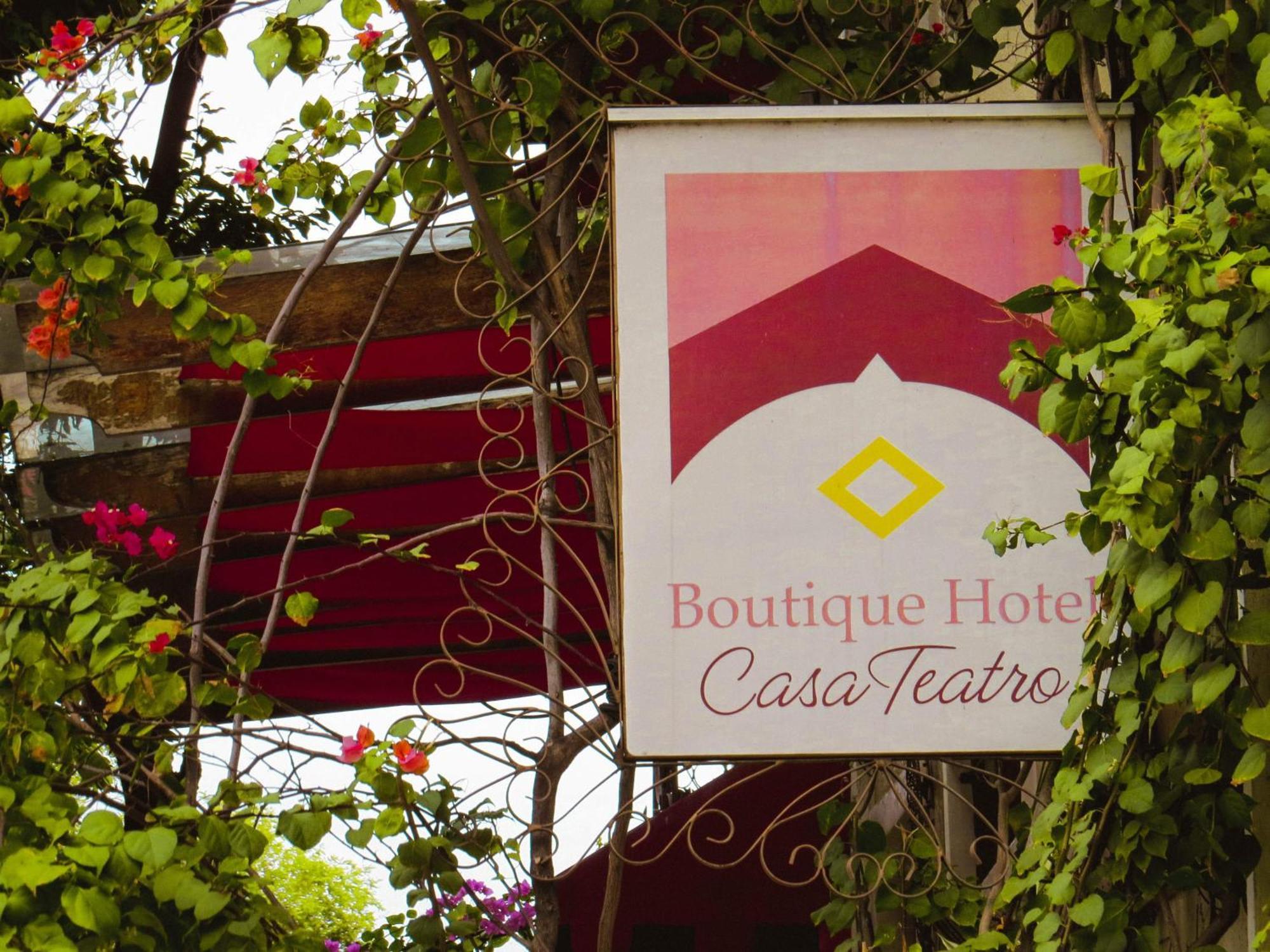 Boutique Hotel Casa Teatro มาเนาส์ ภายนอก รูปภาพ